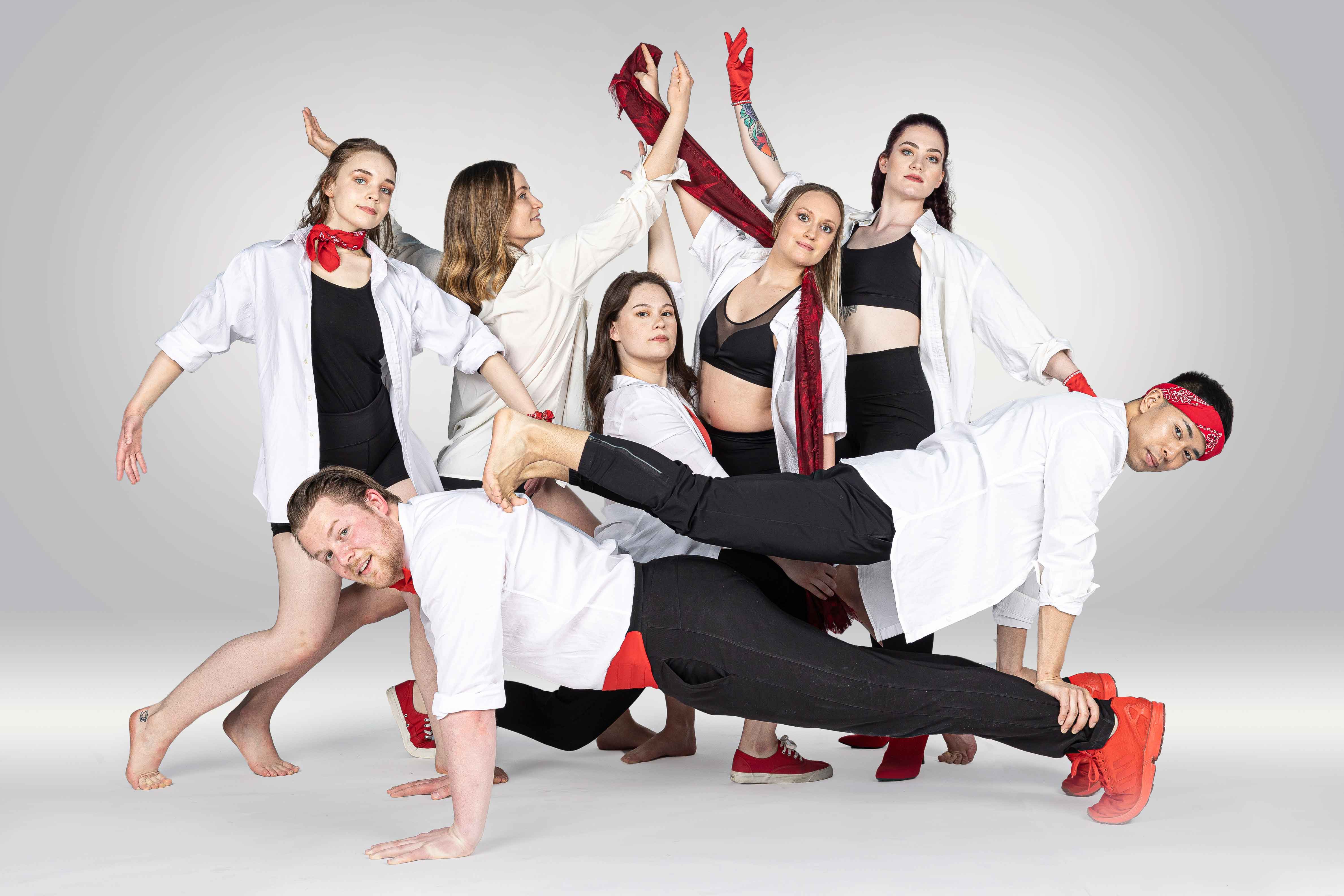 Contemporary dance group poses in studio - Stock Photo #28075127 |  PantherMedia Stock Agency